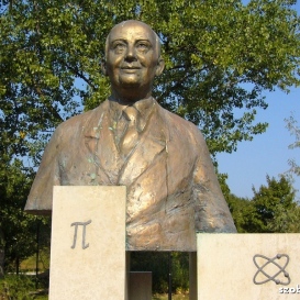 Neumann János térplasztika, Budapest XI. kerület, Infopark