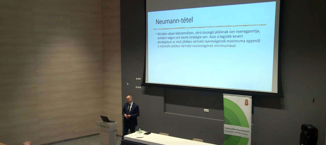 Hírös Szenior Szabadegyetem - Dr. Tóth Ákos: Neumann János munkásságának hatása a modern közgazdaságtanra (2023. Május 21.)